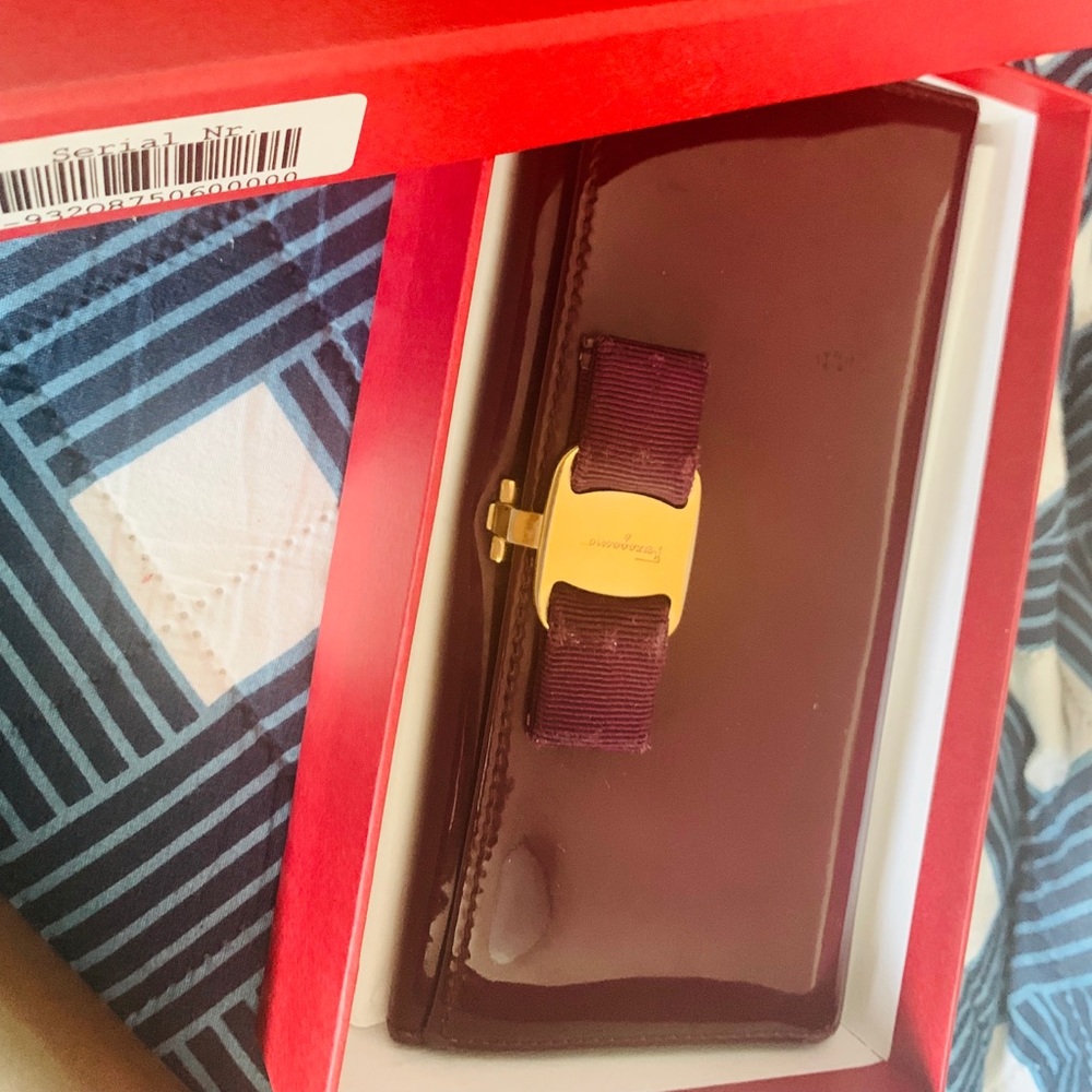 Salvatore Ferragamo Vara Bow Continental Wallet